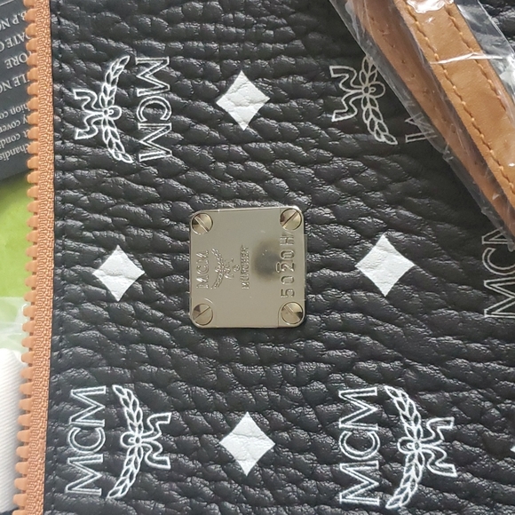 Mcm med Hp pouch clutch or wristlet leather 2025 - Picture 3 of 11